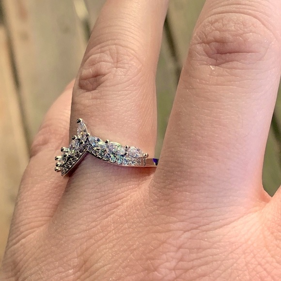 STERLING SILVER V WRAP RING - Picture 7 of 10